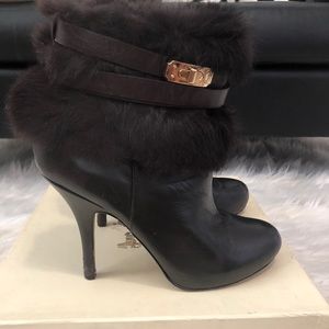 🐻 COACH Heeled boots with the fur